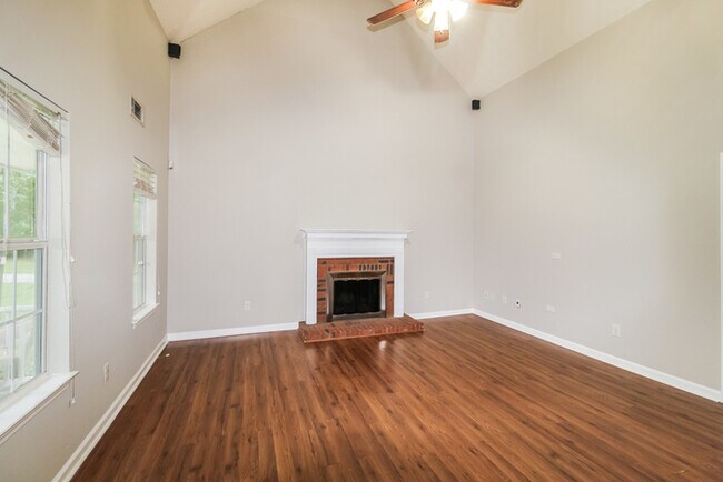 Photo - 100 Rainwater Ct