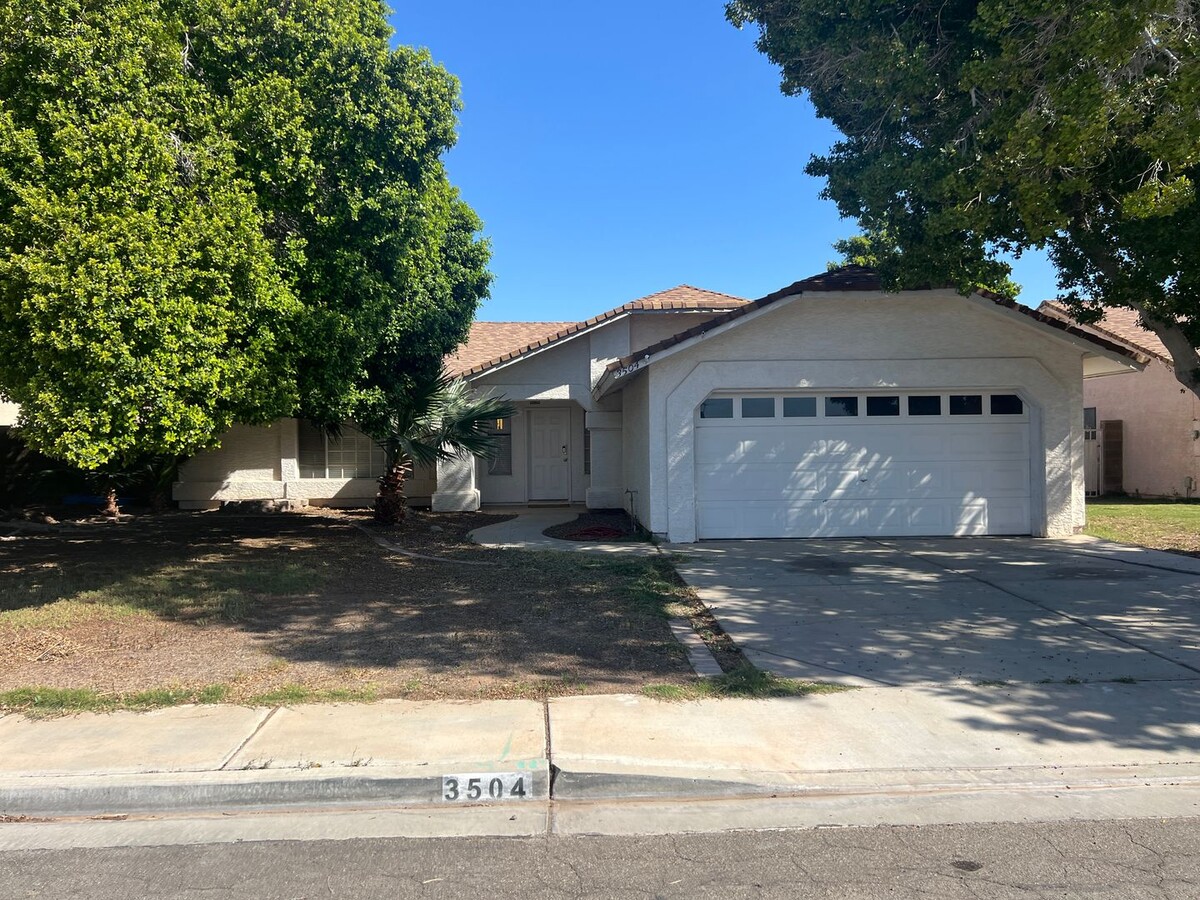 Rancho Sereno Three Bedroom Two Bath Home - Rancho Sereno Three Bedroom Two Bath Home