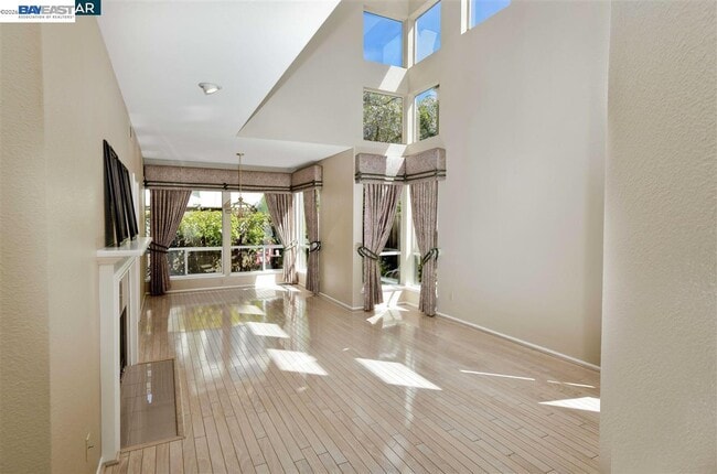 331 Jade Ct