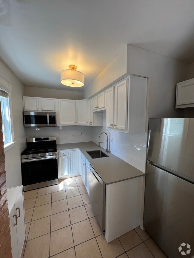 Building Photo - 3935 Burwood Ave Unit 2 Rental