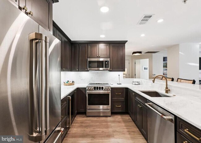 Photo - 2501 Wisconsin Ave NW Unit 7