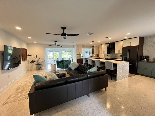 Photo - 481 Magellan Dr