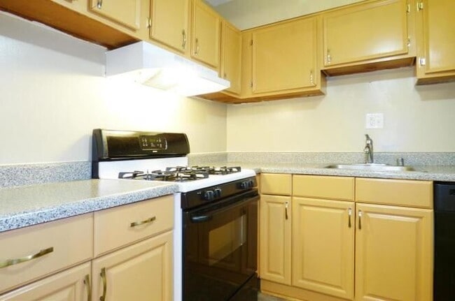 Photo - 3815 Swann Hill Rd Unit 103