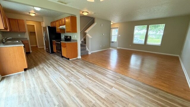 NORTH EAST/LAWRENCE 4 BEDROOM 2.5 BATH NEWER HOME AVAILABLE NOW!