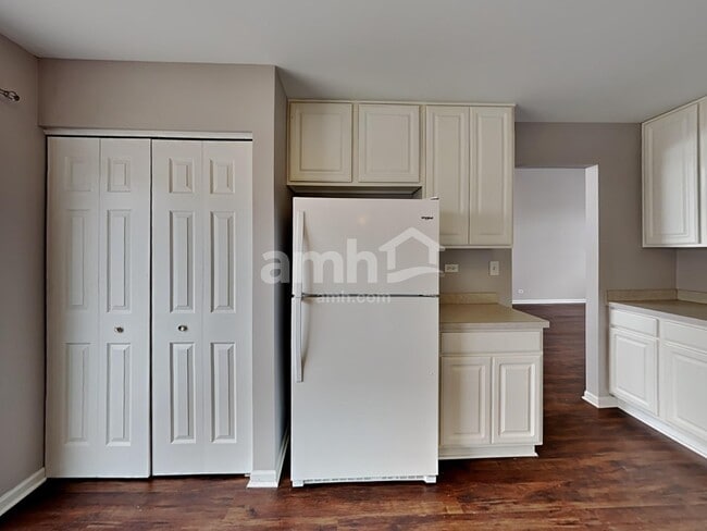 Photo - 2811 Stonebridge Dr