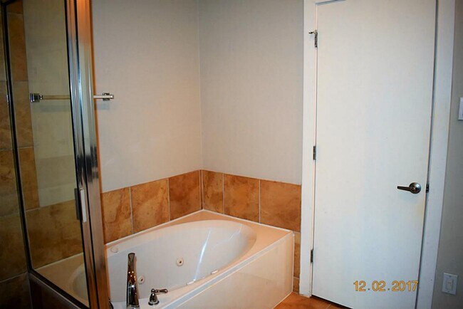 Photo - 4338 Spencer St