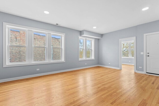 Photo - 1529 S Komensky Ave Unit 2