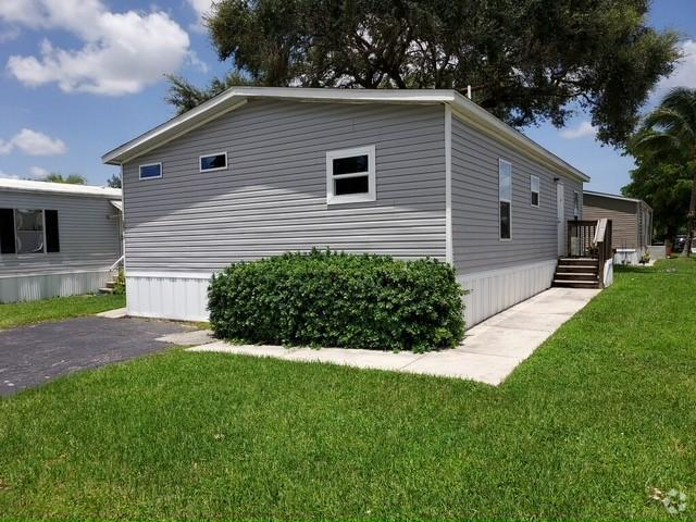 Building Photo - 13391 SW 6th St Rental
