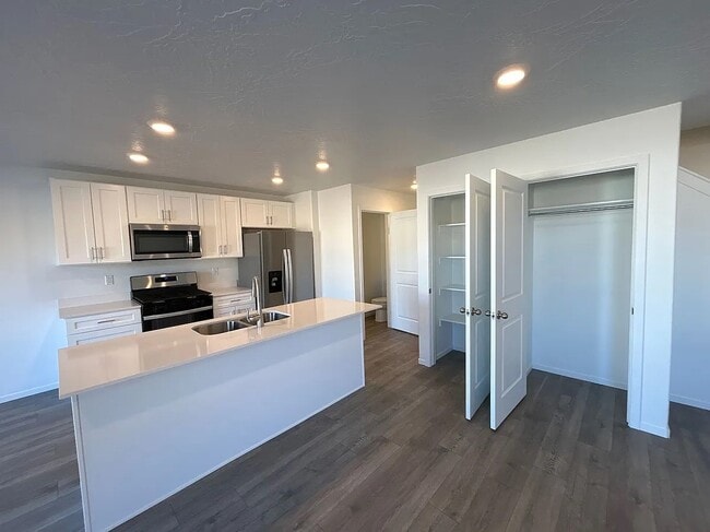 Photo - 2974 W Graham Lp