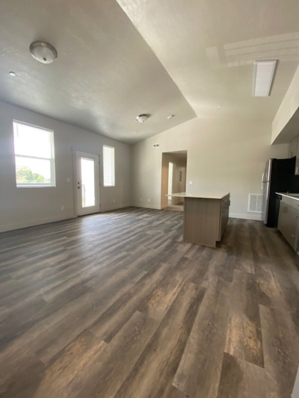 Building Photo - 142 E 700 S St Unit 301 - 1 Rental