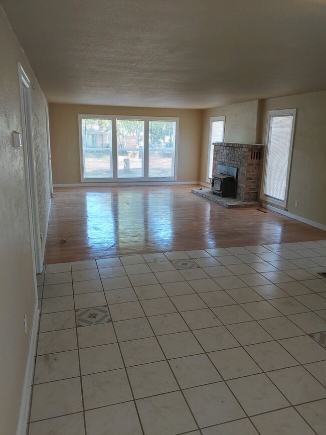 Molalla - Molalla Unit Apt 1