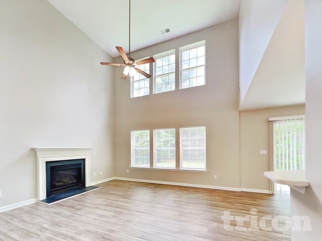 Photo - 703 Carly Court