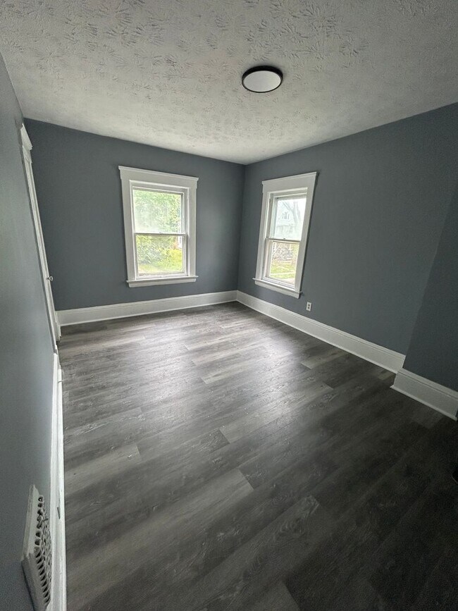 Photo - SECTION 8 and EDEN Accepted! Newly renovat...