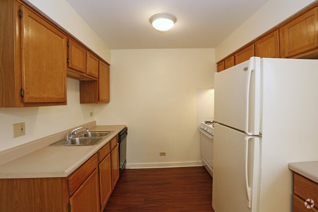 3BR, 1.5BA - Kitchen