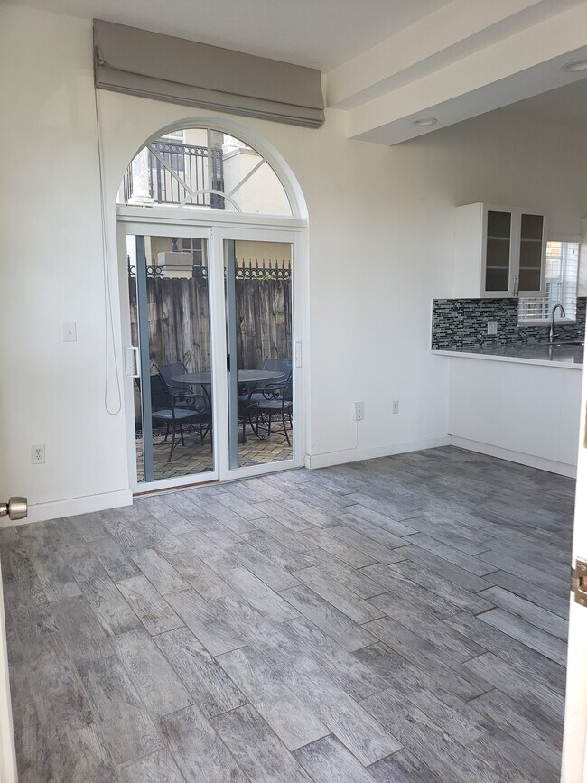 Photo - 3356 Bird Ave Unit 2