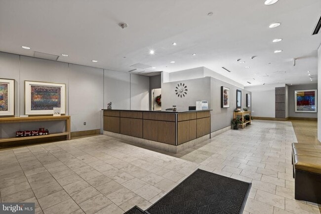 Building Photo - 1117 10th St NW Unit 202