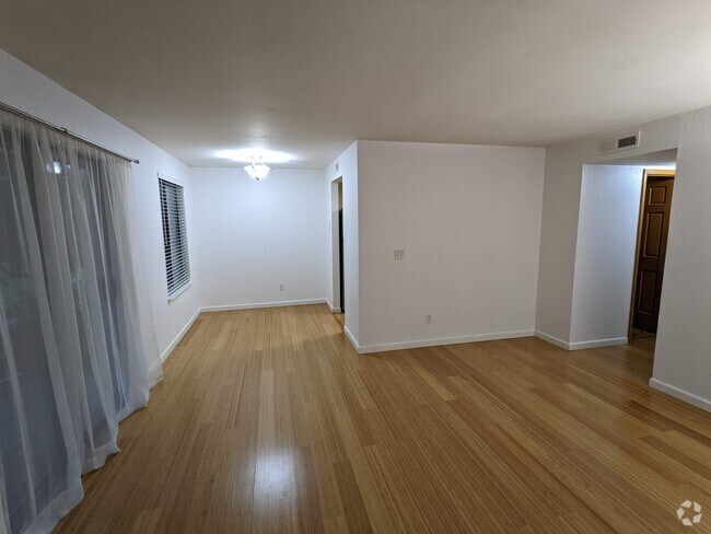 Building Photo - 14321 124th Ave NE Unit A3 Rental
