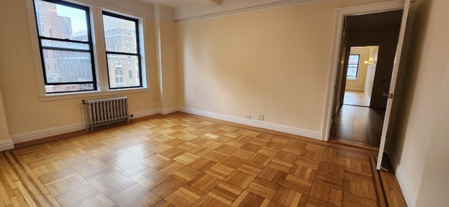 Building Photo - 115 E 92nd St Rental