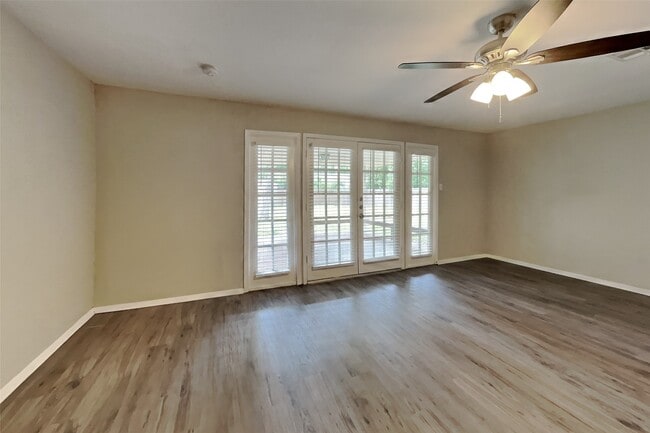 Photo - 3419 Shadowcrest Ln