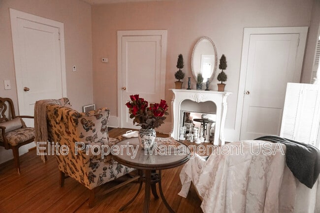 Photo - 5904 Wall St Unit D