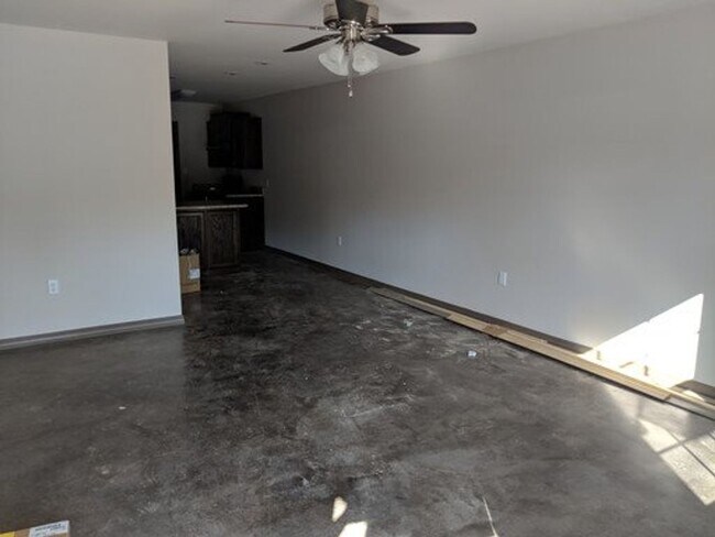 Photo - 38 W Center St Unidad 38 W Center Suite A