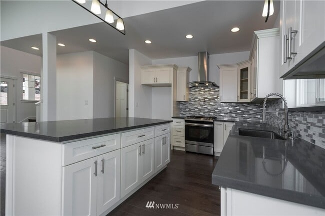 Photo - Beautiful 5 Bedroom Home in Bellingham!