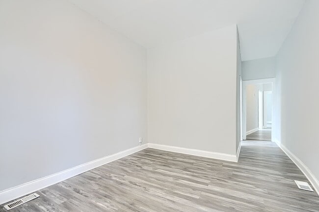 Building Photo - 400 N Hilton St Unit 1