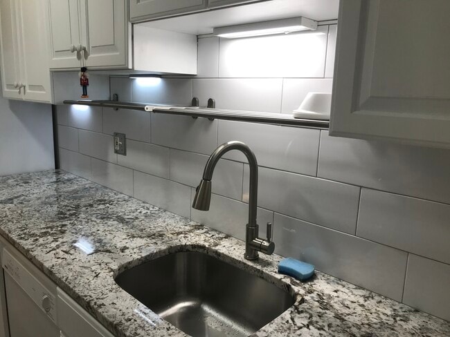 Photo - 5815 Rexford Dr Unidad K