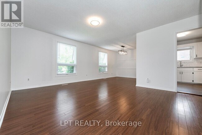 Photo - 20 Glenbrook Dr