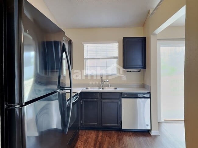 Photo - 556 Grouse Ct