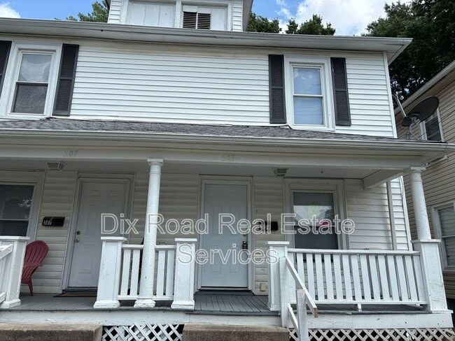 Photo - 309 Moore St