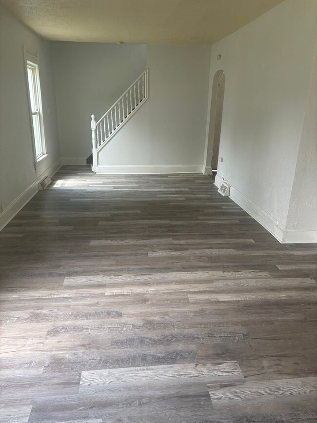 Photo - Section 8 welcome, 3 bedrooms 1.5 Bath. Sp...