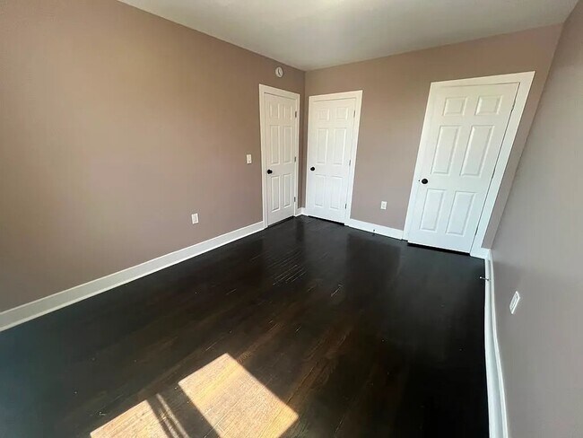 Photo - 25-27-27 Ryle Ave Unit 3