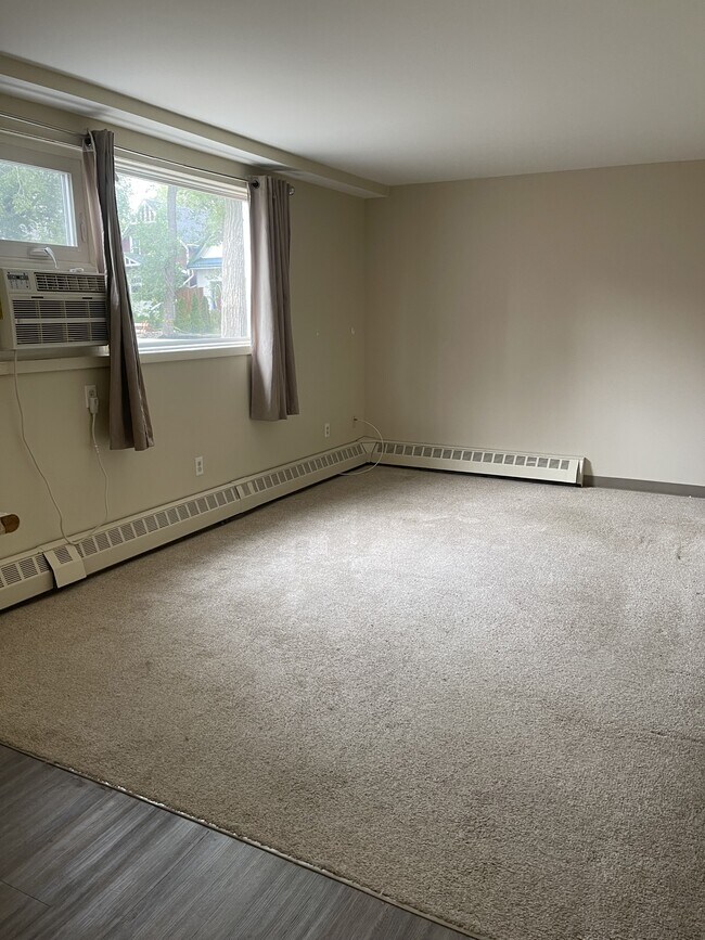 Photo - 3104-3104 Victoria Ave Unit 105