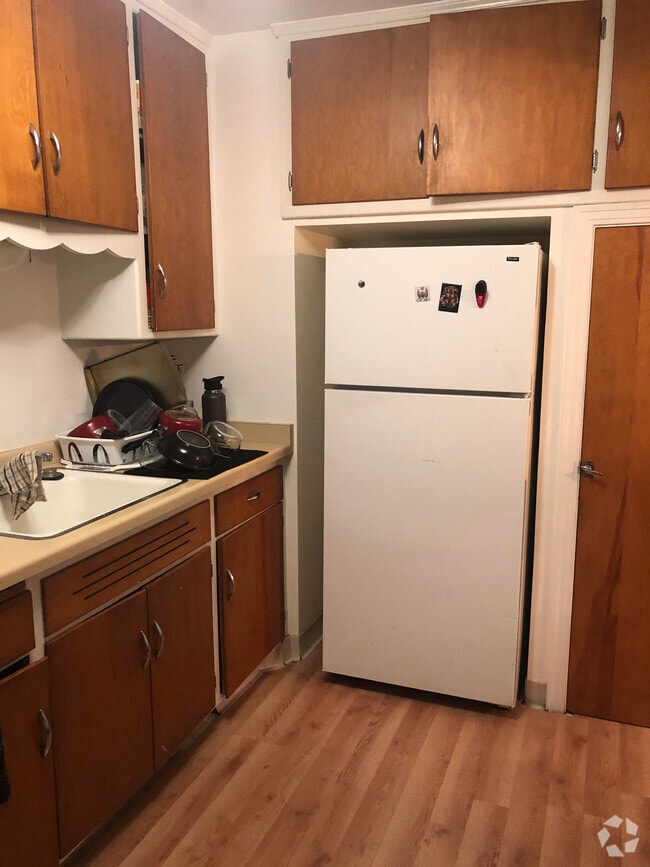 Building Photo - 2764 N 92nd St Unit Apt #1 92nd