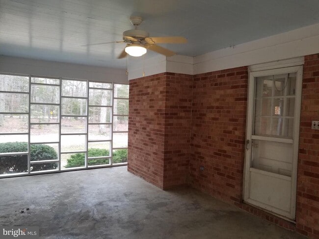 Photo - 8685 Ironsides Rd