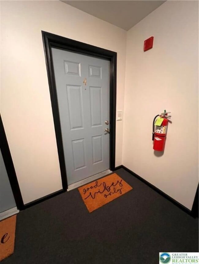 Photo - 978 Cold Spring Rd Unidad 4