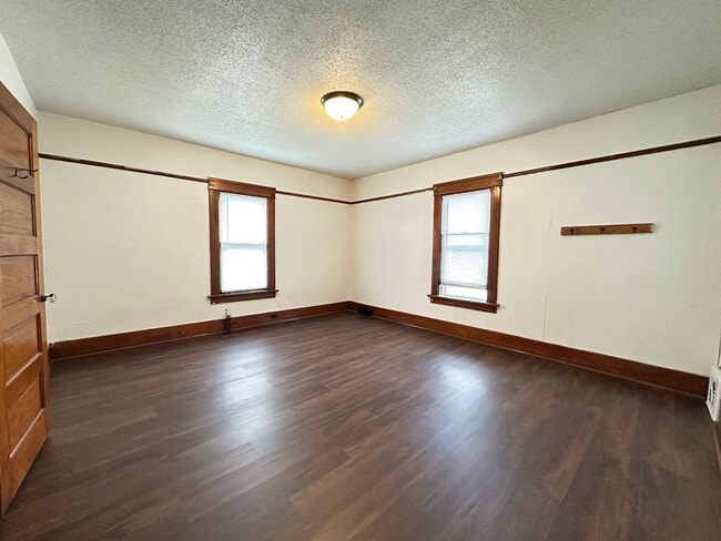 Photo - 841 S 18th St Unidad = 841 S 18th Street #2