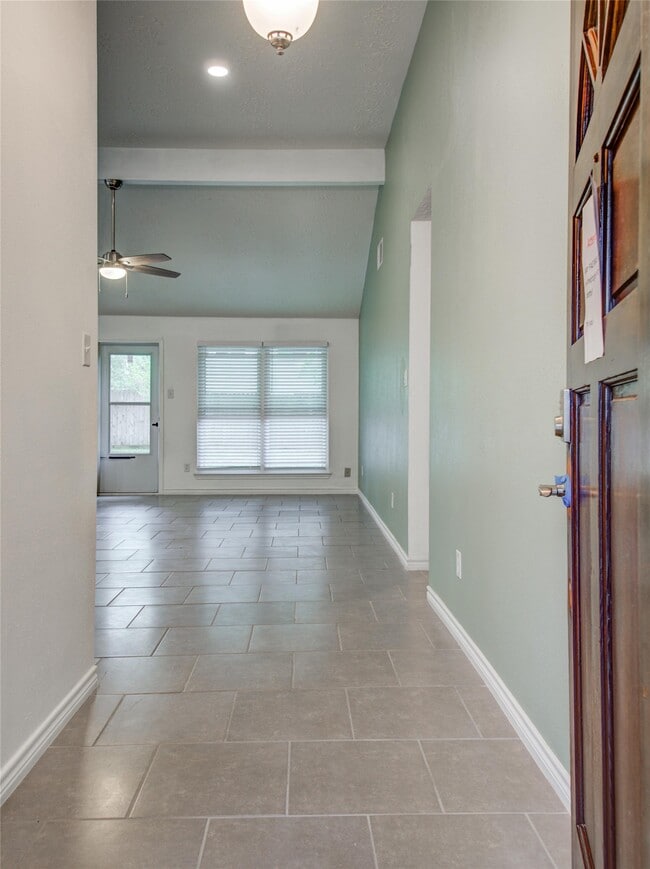 Photo - 7114 Buchanan Dr