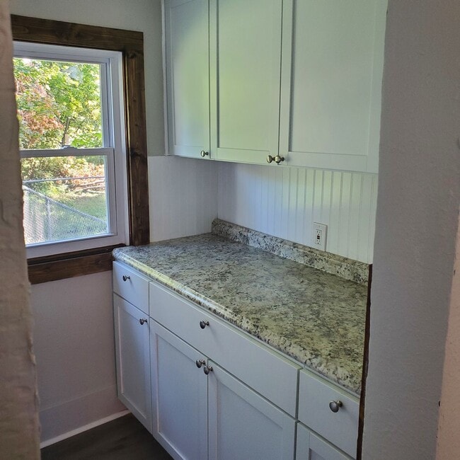 Photo - 2BDRM HOUSE FOR RENT