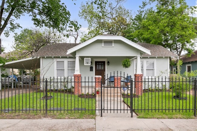 Building Photo - 407 E 27th St Rental