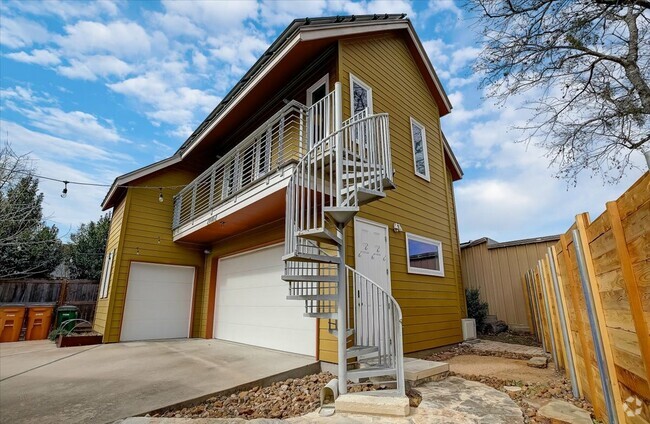 Building Photo - 2108 Thornton Rd Rental