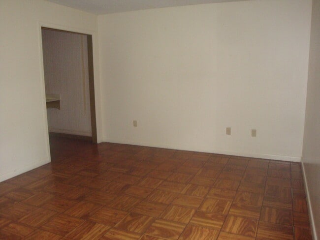 1287 Oak Rd