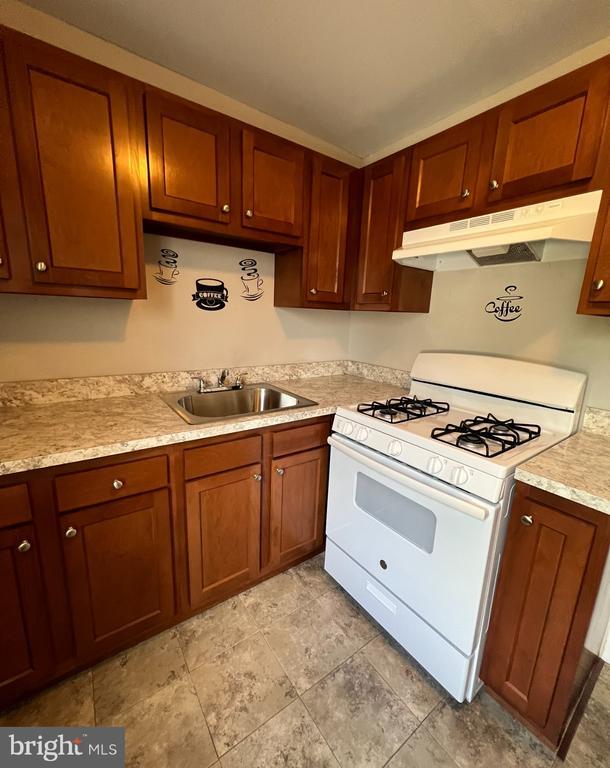 Building Photo - 206 S White Horse Pike Rental