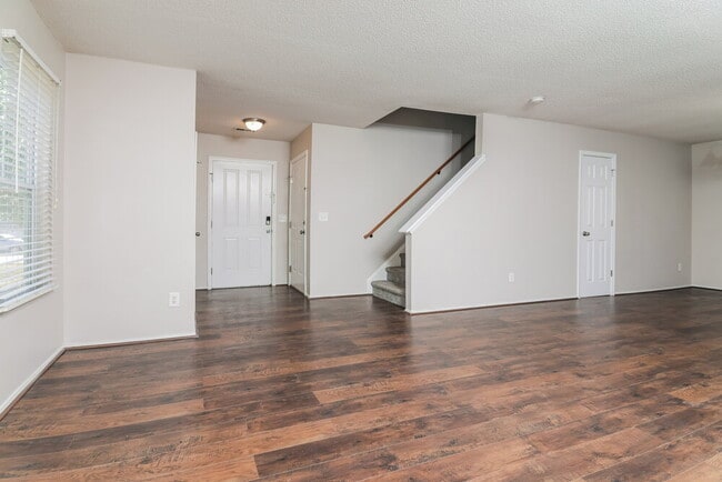 Photo - 3032 Van Dorn Rd