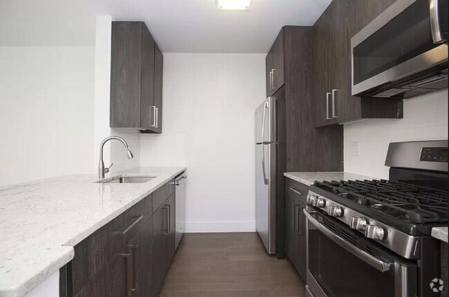 Building Photo - 3 bedroom in New York NY 10004 Unit 811 Rental