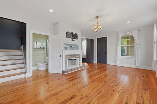 Building Photo - 9 Bogard St