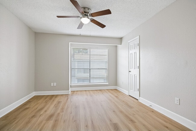 Photo - Bellecour Crossing