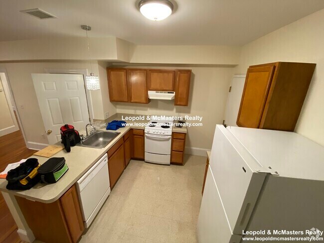 Building Photo - 700 Massachusetts Ave Rental