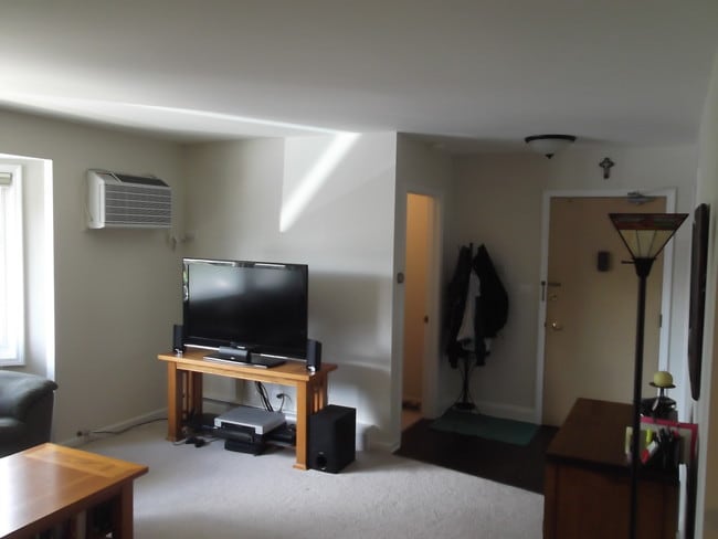 Photo - 518 W Miner St Unit 2G